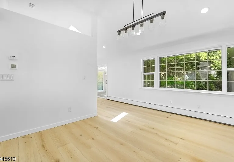 306 Warrenville Rd — Photo 15