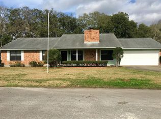 128 Mary Ln, Bacliff, TX 77518