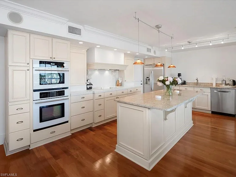 2750 Gulf Shore Blvd N #602 — Photo 10