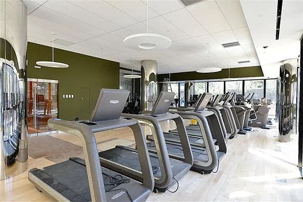 Rented by Solow Realty | media 7