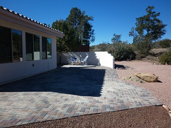 3rd image of 894 Whispering Oak Dr