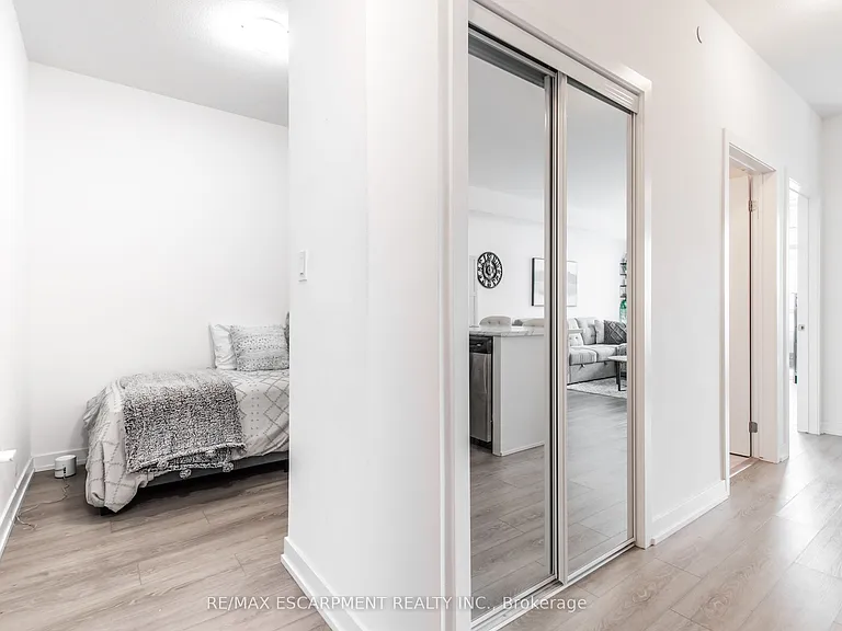 450 Dundas St E #708 — Photo 23