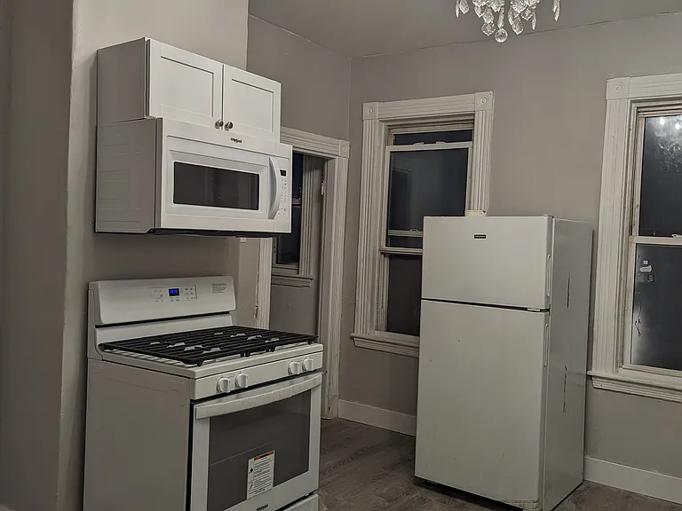 77 Bowdoin Ave — Photo 4