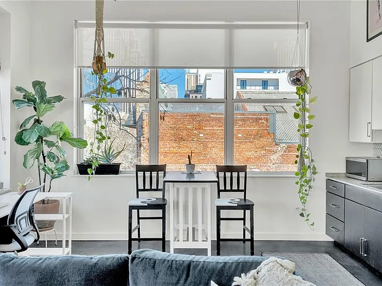 835 Julia St #4 — Photo 7