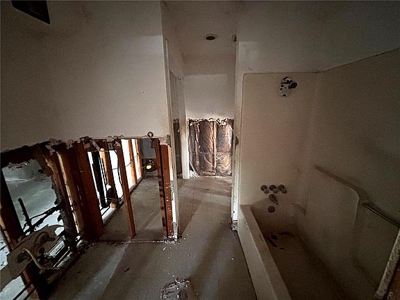 5th image of 7127 Bales Ave