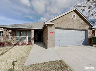 640 Babbling Brook Dr, Saginaw, TX 76179
