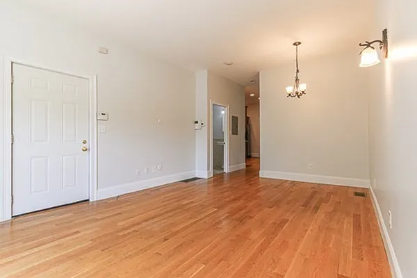 68-70 Moseley St #1 — Photo 8