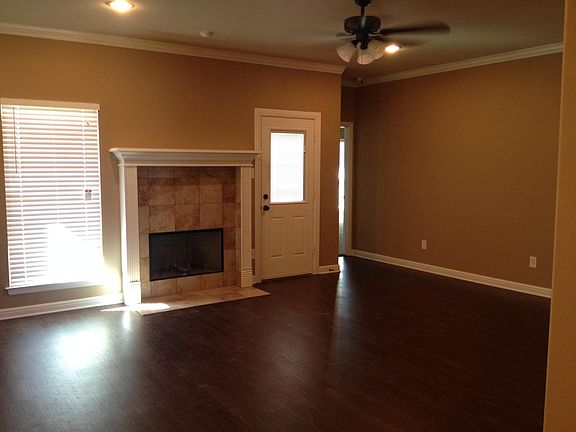 4th image of 217 Emilie Ct