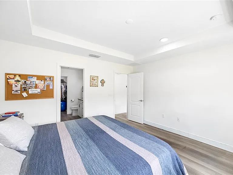 2892 Sanctuary Dr — Photo 8