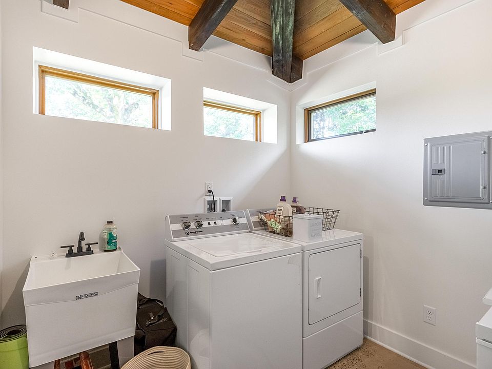 31st image of 11716 S Crestwood Trl