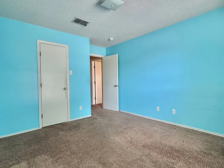 1205 Johnny Ln — Photo 10