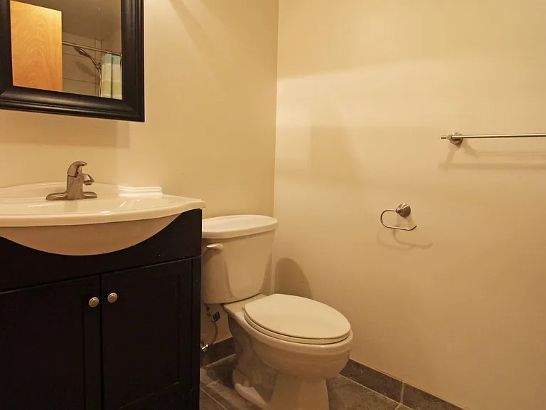 6872 Melrose Dr — Photo 31