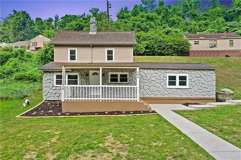 204 Donora Rd photo 1