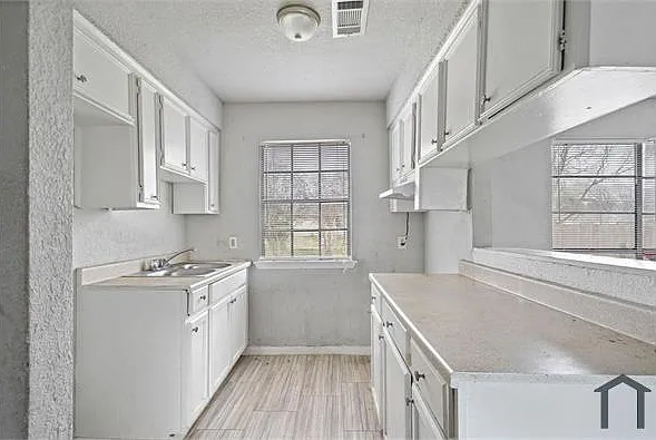 3 bed, 975 sqft, $1,500 — Photo 4