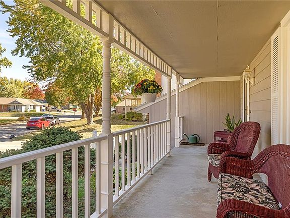 5th image of 3604 NW Applewood Ct