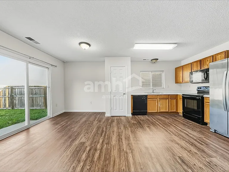 441 Tribune Dr — Photo 4