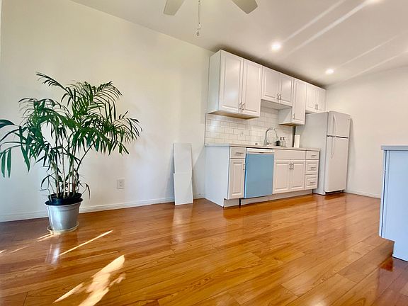 4th image of 23601 Golden Springs Dr Unit 13A