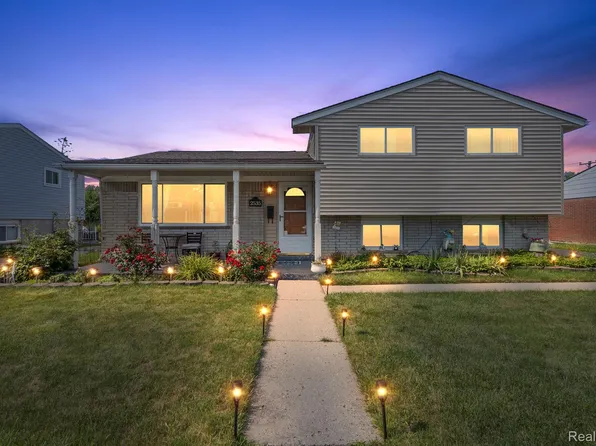 2535 Camel Dr, Sterling Heights, MI 48310