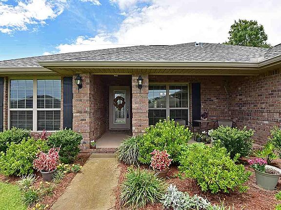 2nd image of 4748 Belvedere Cir