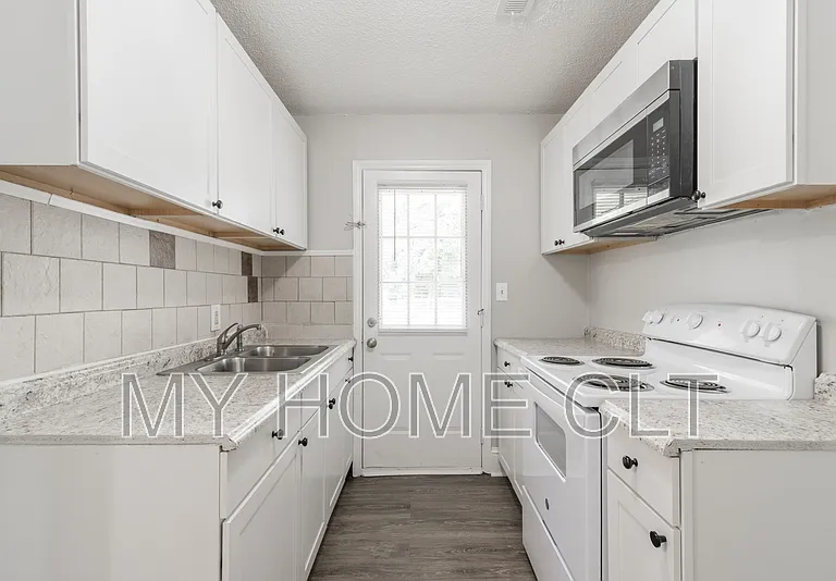 2517 Hemphill St #2 — Photo 14