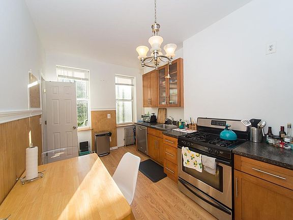 2nd image of 261 Kingsland Ave APT 2L