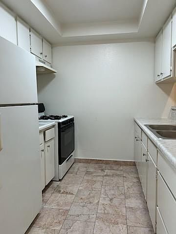 1st image of 1535 N Hobart Blvd #1B-1Ba