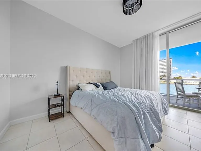 7928 East Dr #305 — Photo 11