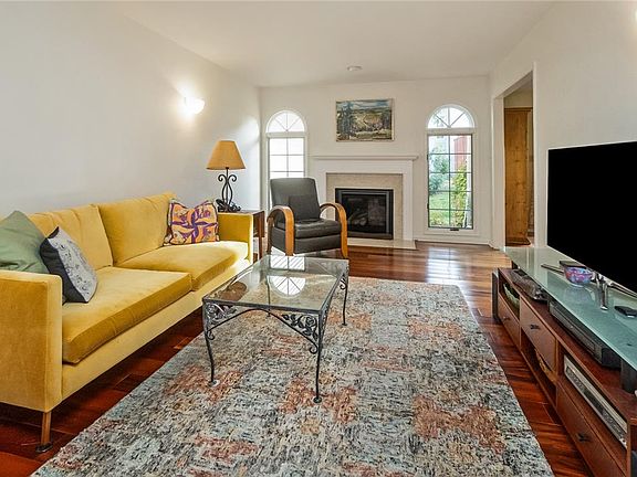 5th image of 2830 Linden St APT 9B