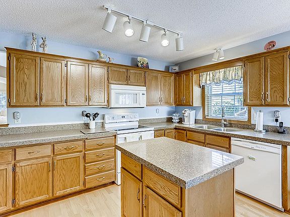 4th image of 153 Wedgewood Dr