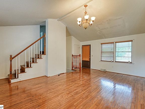 4th image of 111 Benwood Dr