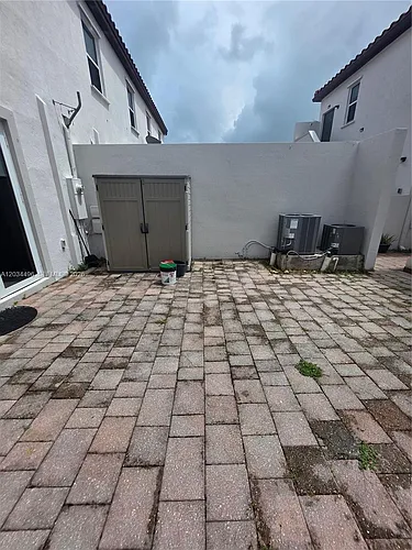 9424 SW 171st Pl Photo 1