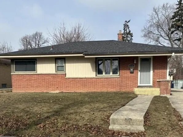 8528 W Arden PLACE, Milwaukee, WI 53225