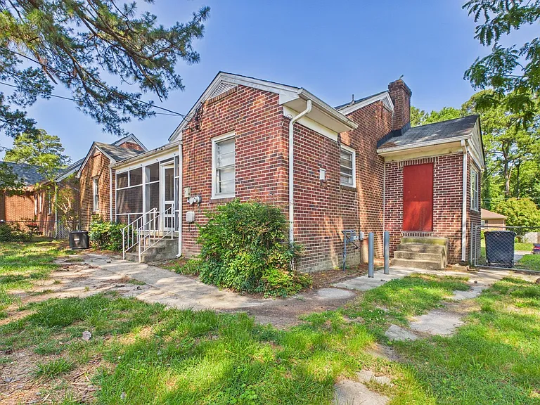 910 Northampton Rd — Photo 31