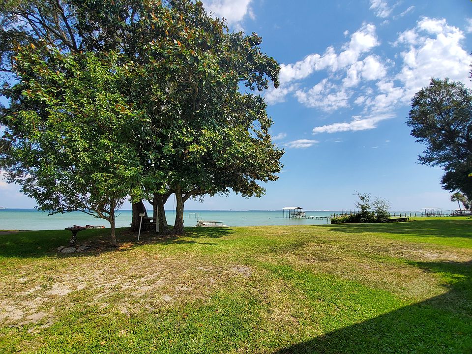 1st image of 9 Bay Dr SE