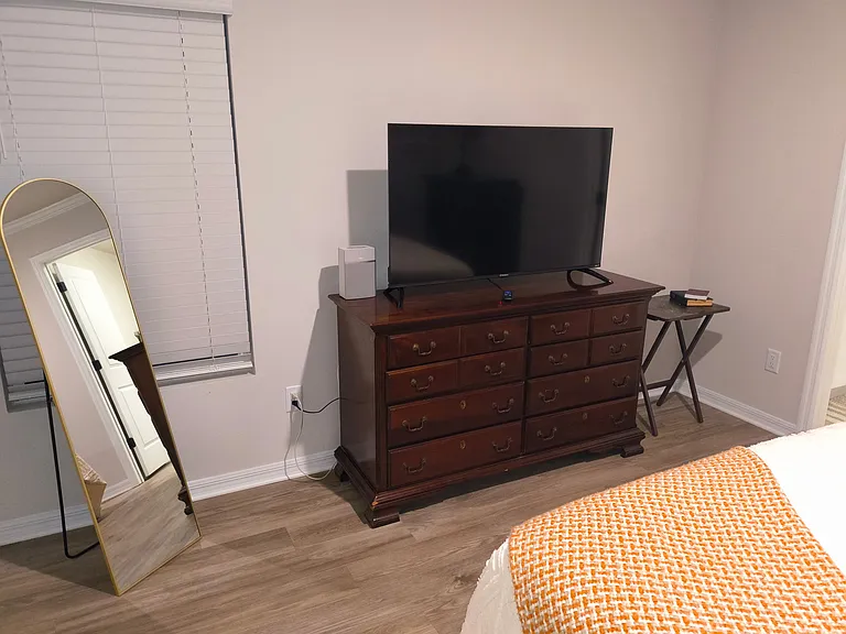 8 Unique Ct — Photo 25