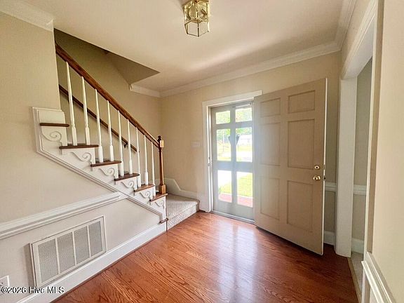 3rd image of 2203 Acorn Circle