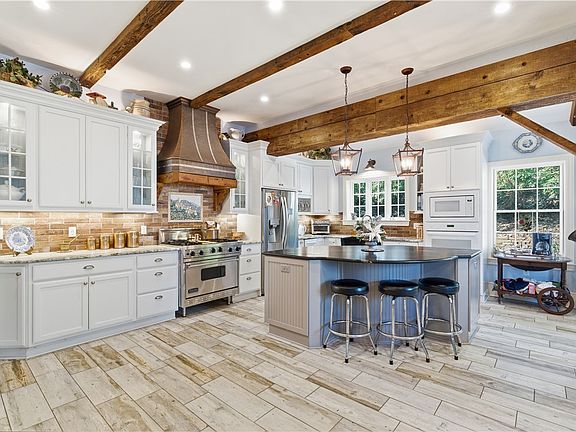 5th image of 168 Rock Ridge Rd