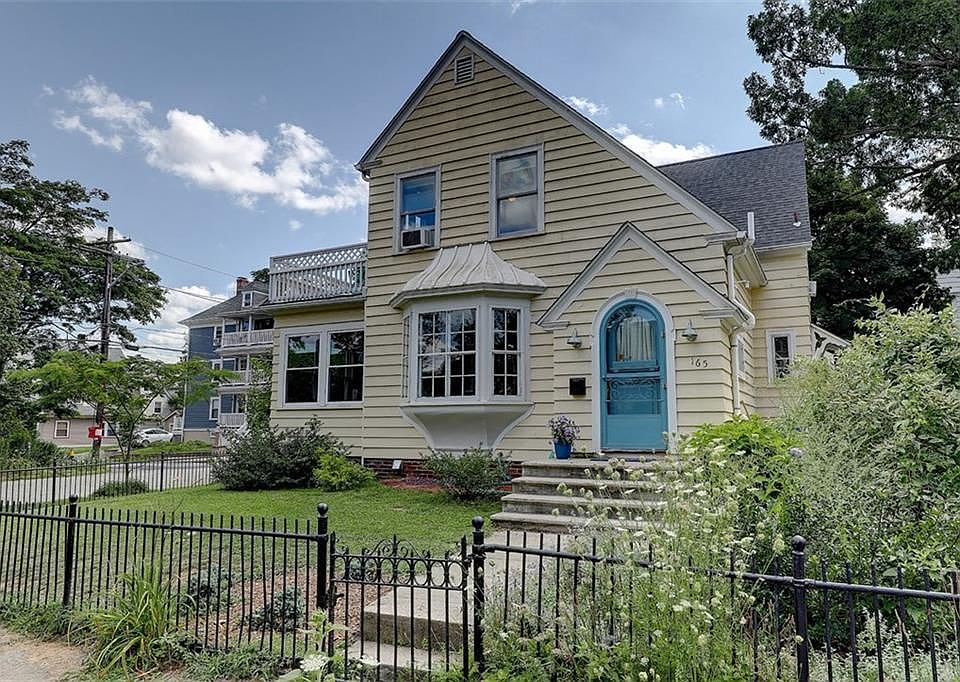 165 Lancaster St, Providence, RI 02906 Zillow