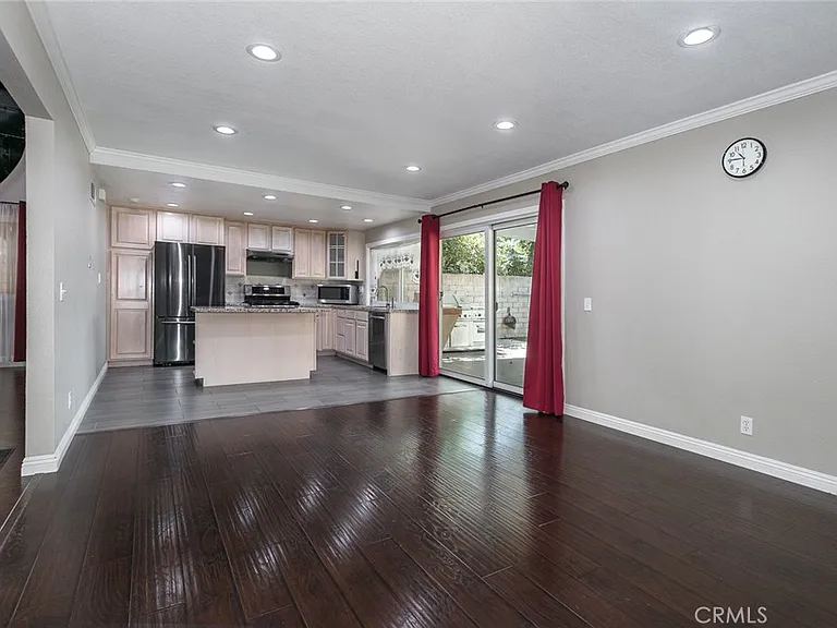 20246 Lanark St — Photo 12