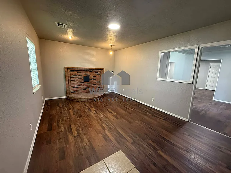 1116 Maple St — Photo 3