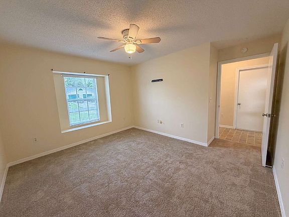 5th image of 10297 Hemlock St