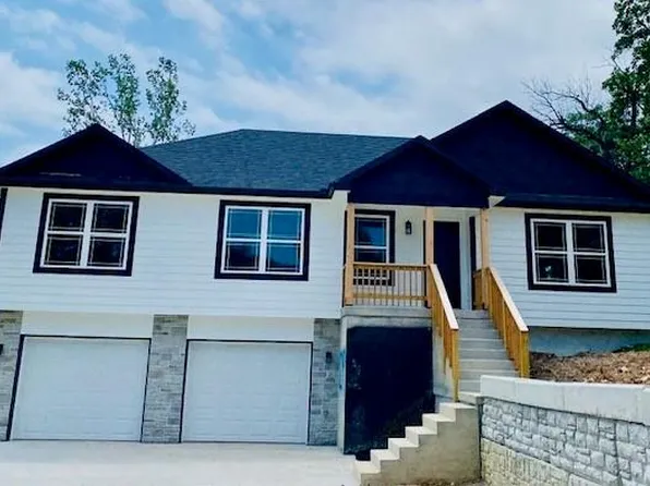 1219 SW Graystone Dr, Grain Valley, MO 64029