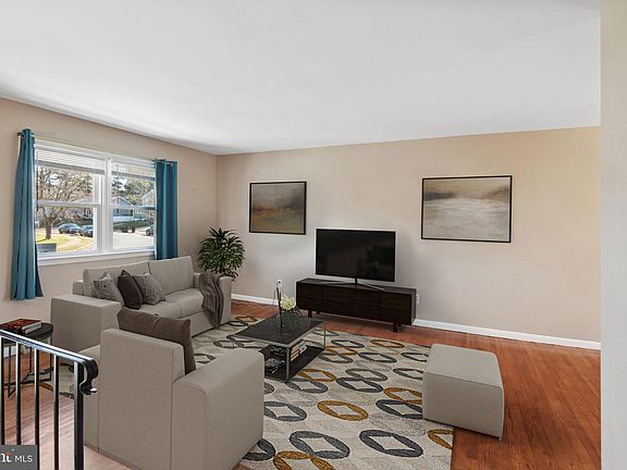 3rd image of 119 Edelmar Dr