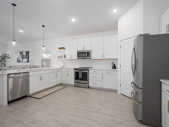 5th image of 7828 N 79th Ave
