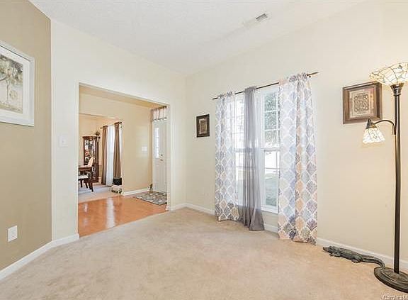 3rd image of 12532 Oakton Hunt Dr