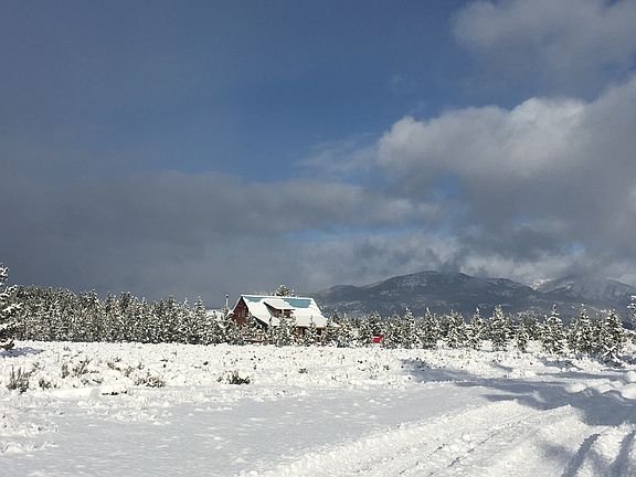 2nd image of 1049 Mountain Vista Dr