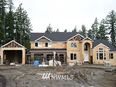 1st image of 704 195TH AVE E