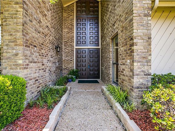 2nd image of 3520 Harpers Pl