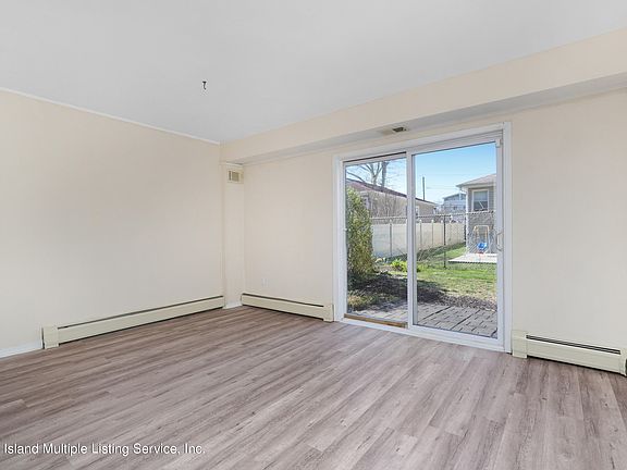 4th image of 38 Yacht Club Cove St