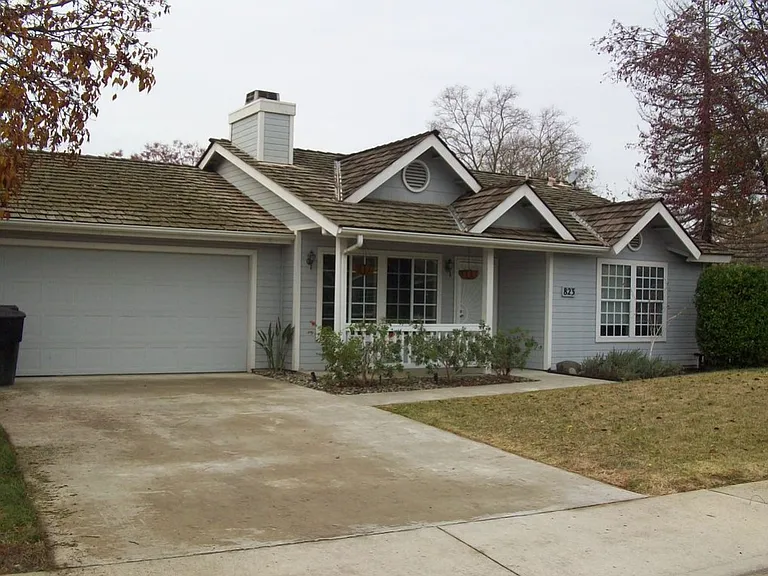 823 Tony Dr — Photo 1